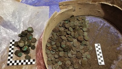​Tysiące zabytkowych monet w piwnicach kamienicy. Niezwykłe odkrycie w Krakowie