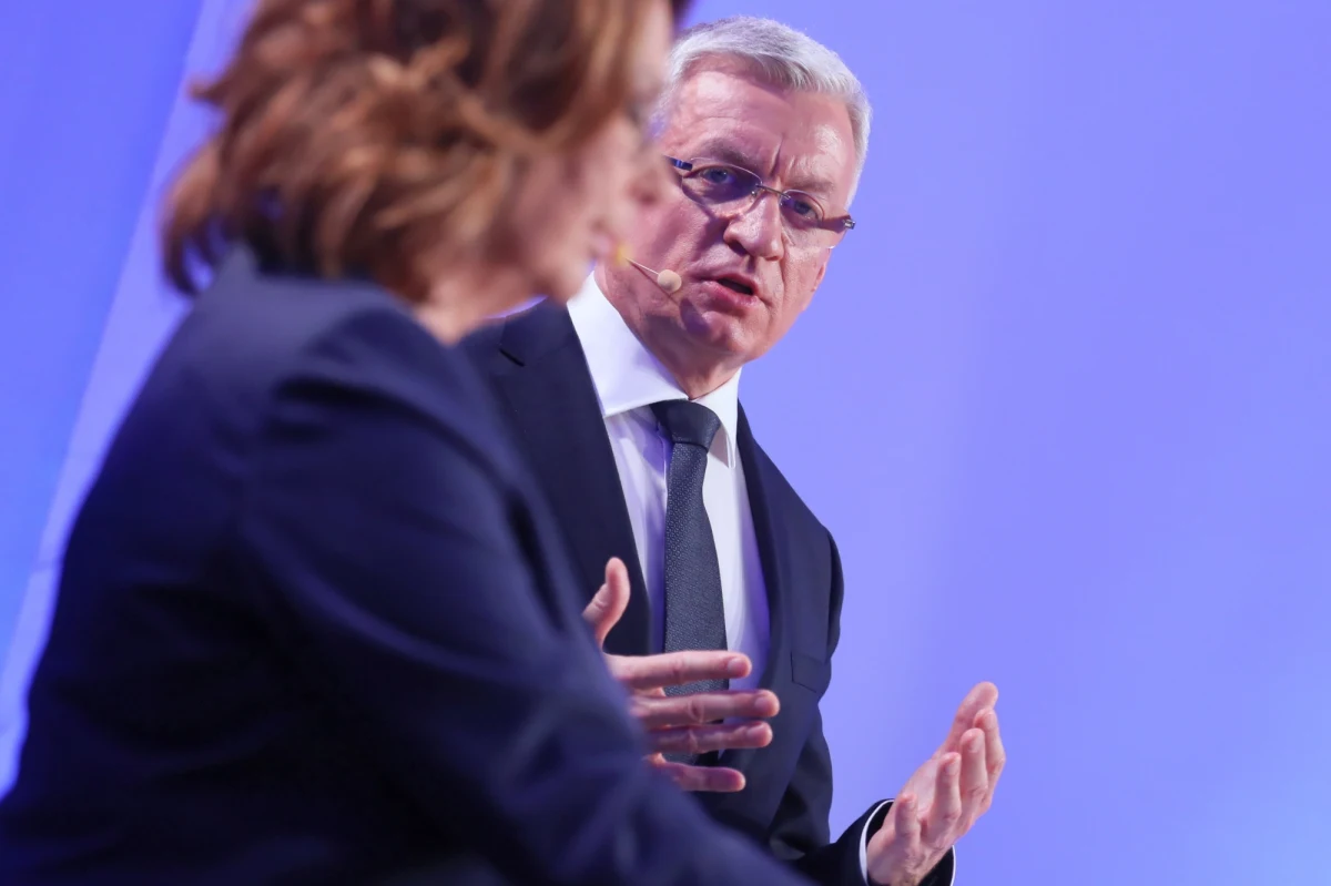 Platforma Obywatelska na dzisiejszej konwencji wyborczej wybiera kandydata na prezydenta. W tajnym głosowaniu delegaci wybierają między wicemarszałek Sejmu Małgorzatą Kidawą-Błońską a prezydentem Poznania Jackiem Jaśkowiakiem. W przerwie Rada Krajowa PO ustali kalendarz wyboru szefa partii.