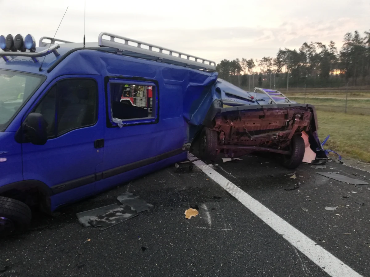 W zderzeniu trzech pojazdów na małopolskim odcinku autostrady A4 rannych zostało pięć osób. Do wypadku doszło między Brzeskiem a Tarnowem. 