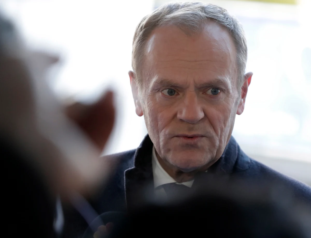 Zachęcam wszystkich ludzi, żeby protestowali ws. praworządności, żeby wychodzili na ulice; w Brukseli nie będą się wami zajmować, jeśli na gnicie i zło będziecie reagować zmęczeniem i apatią – komentował złożoną przez PiS nowelizację ustawy o ustroju sądów powszechnych były premier Donald Tusk.