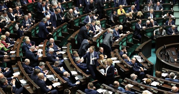 Dalszy ciąg batalii o niezależność sądownictwa, starcie Sejmu z Senatem w sprawie ustaw okołobudżetowych i rozkręcająca się kampania prezydencka. Tak będzie wyglądał przyszły tydzień w polityce. 
