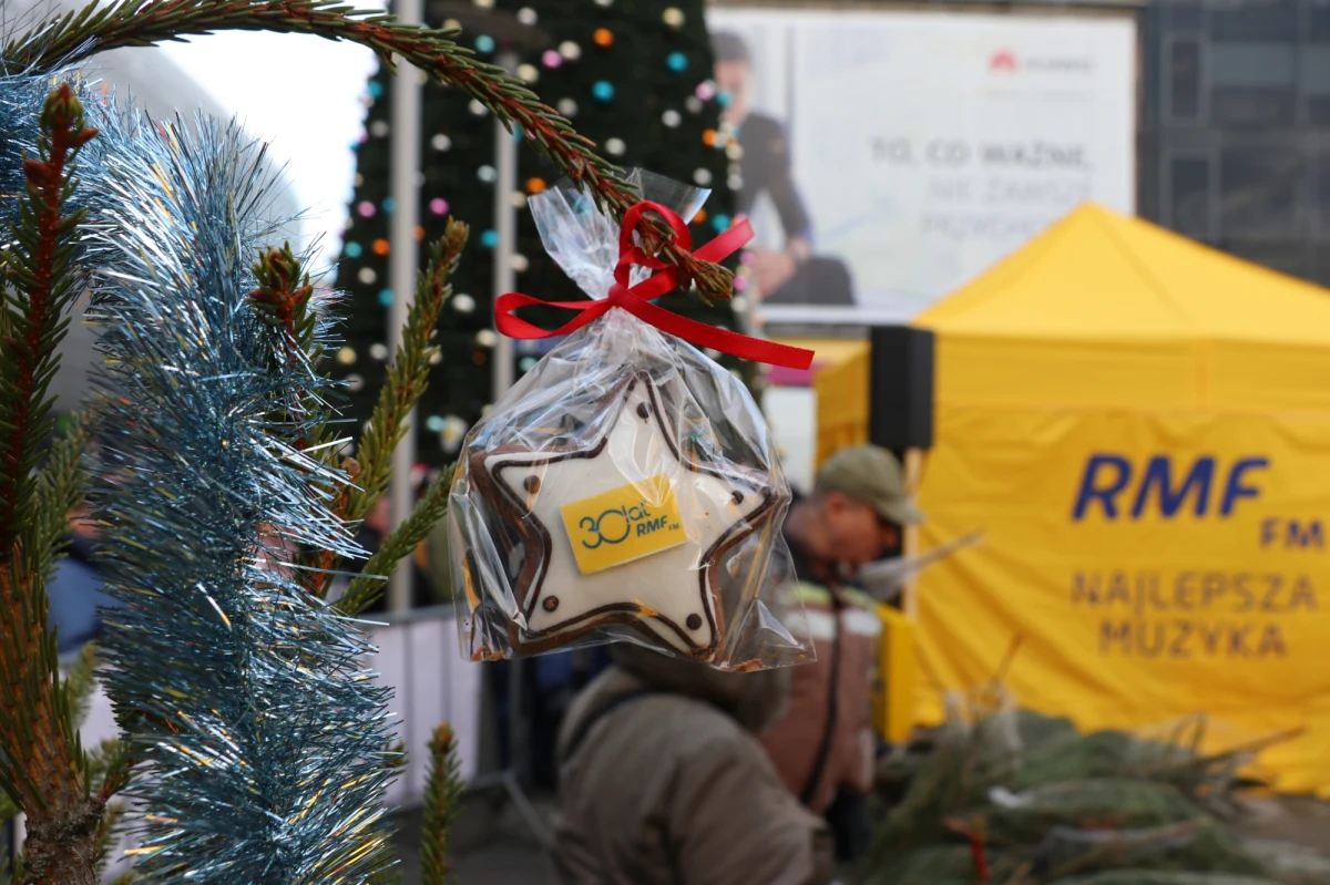 Żółto-niebieski konwój zatrzymał się w Szczecinie. Tym razem czekaliśmy na Was na placu Orła Białego. Oczywiście mieliśmy dla Was tysiąc pachnących drzewek, a pomagał nam je rozdawać Mateusz Ziółko.