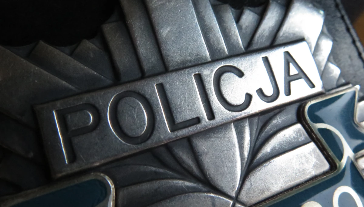 Komenda Miejska Policji w Radomiu sprawdza, czy komendant jednego z komisariatów w tym mieście przyjeżdżał do pracy samochodem, mimo że miał zatrzymane prawo jazdy - poinformowała w poniedziałek rzeczniczka mazowieckiej policji podinsp. Katarzyna Kucharska.