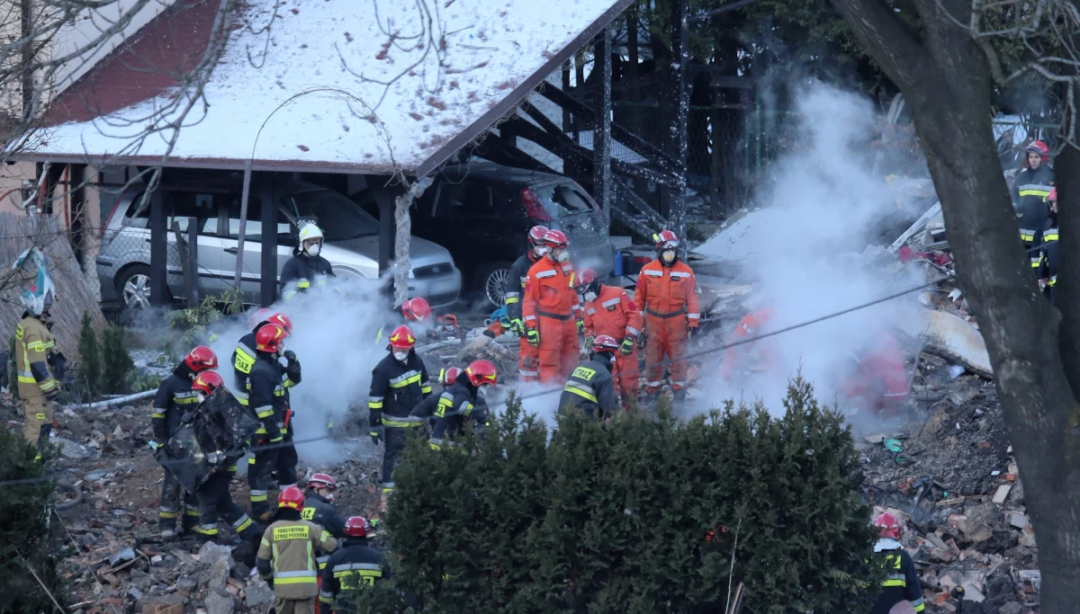 ​Co najmniej pięciu biegłych zajmie się sprawą wybuchu gazu w Szczyrku. Zginęło wówczas 8 osób. Śledczy z Bielska-Białej czekają teraz na pisemne opinie specjalistów.