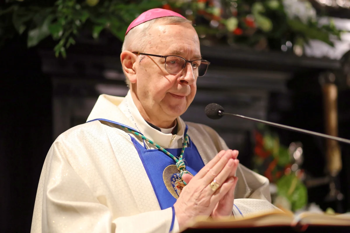 Takie postępowanie jest tym dziwniejsze, że Franciszek, jak i jego poprzednicy, często nawołuje do prawdy, która wyzwala z grzechów. Czyżby Ojciec Święty swoje, a jego podwładni swoje? Sprawy te będą jednymi z najważniejszych problemów, z którymi przyjdzie się zmierzyć duchownym i świeckim w nowym roku.