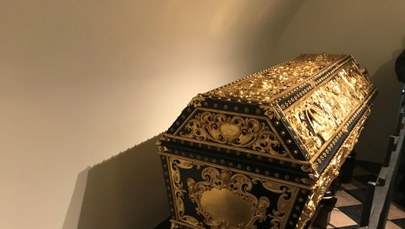 Kraków: Królewskie sarkofagi wróciły na Wawel