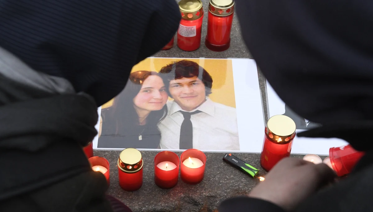 Przed wyspecjalizowanym sądem w Pezinku koło Bratysławy rozpoczął się w czwartek proces w sprawie zabójstwa dziennikarza śledczego Jana Kuciaka i jego narzeczonej Martiny Kusznirovej. Na ławie oskarżonych zasiadają cztery osoby.