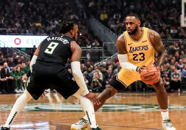 Milwaukee Bucks wygrywa mecz na szczycie