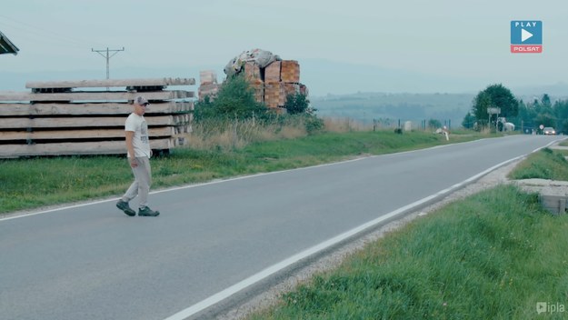 Niezwykły świat współczesnych polskich górali. Z gór czerpią odwagę, siłę, zręczność oraz zamiłowanie do wolności. Wyróżnia ich gwara, tradycyjne stroje, oryginalne zwyczaje i hardy charakter. Jak radzą sobie z wyzwaniami XXI wieku? 