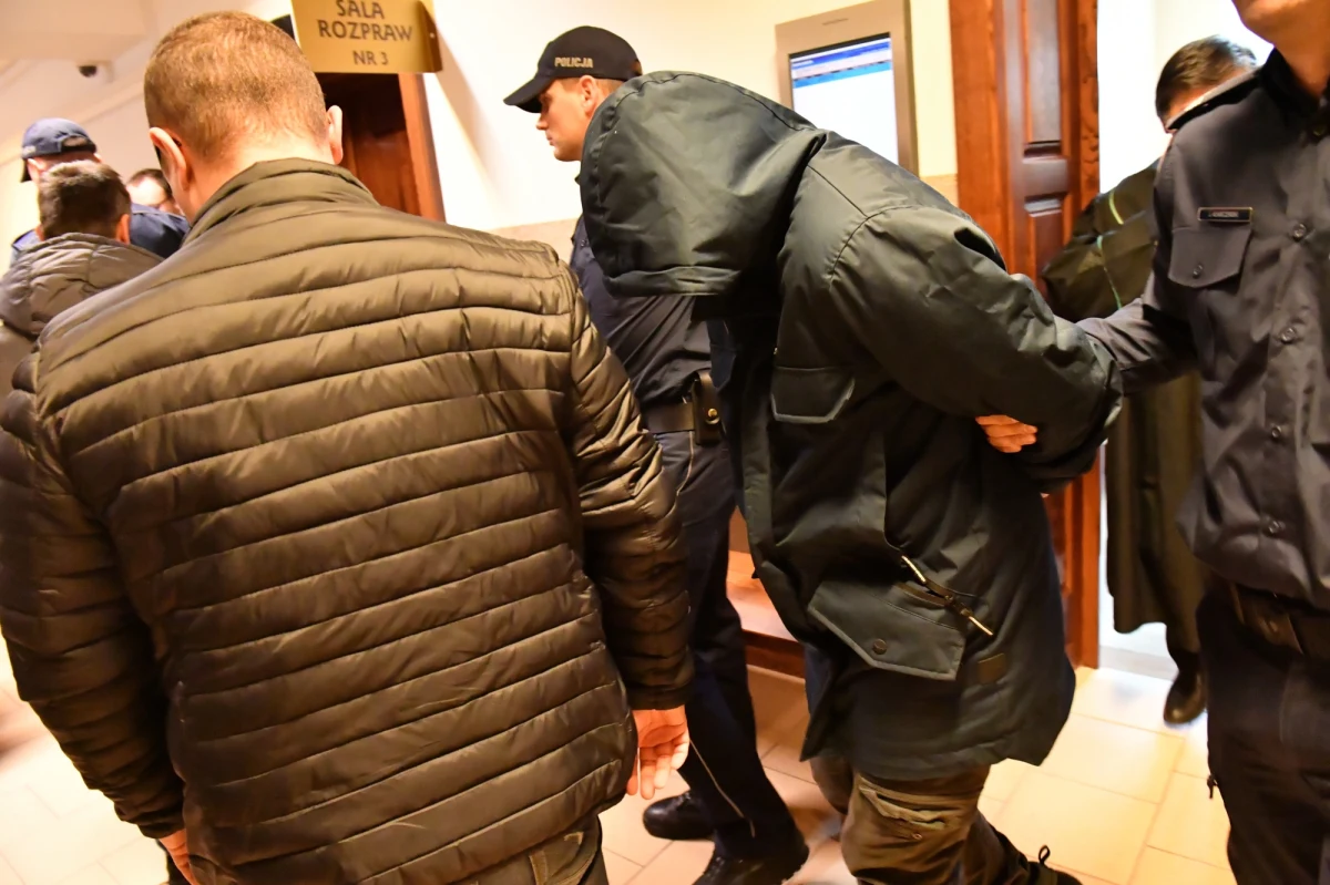 Sąd Apelacyjny w Szczecinie uwzględnił wniosek prokuratury i przedłużył o trzy miesiące tymczasowy areszt dla Miłosza S.. Mężczyzna był organizatorem escape roomu w Koszalinie, gdzie w pożarze zginęło pięć 15-letnich dziewcząt.