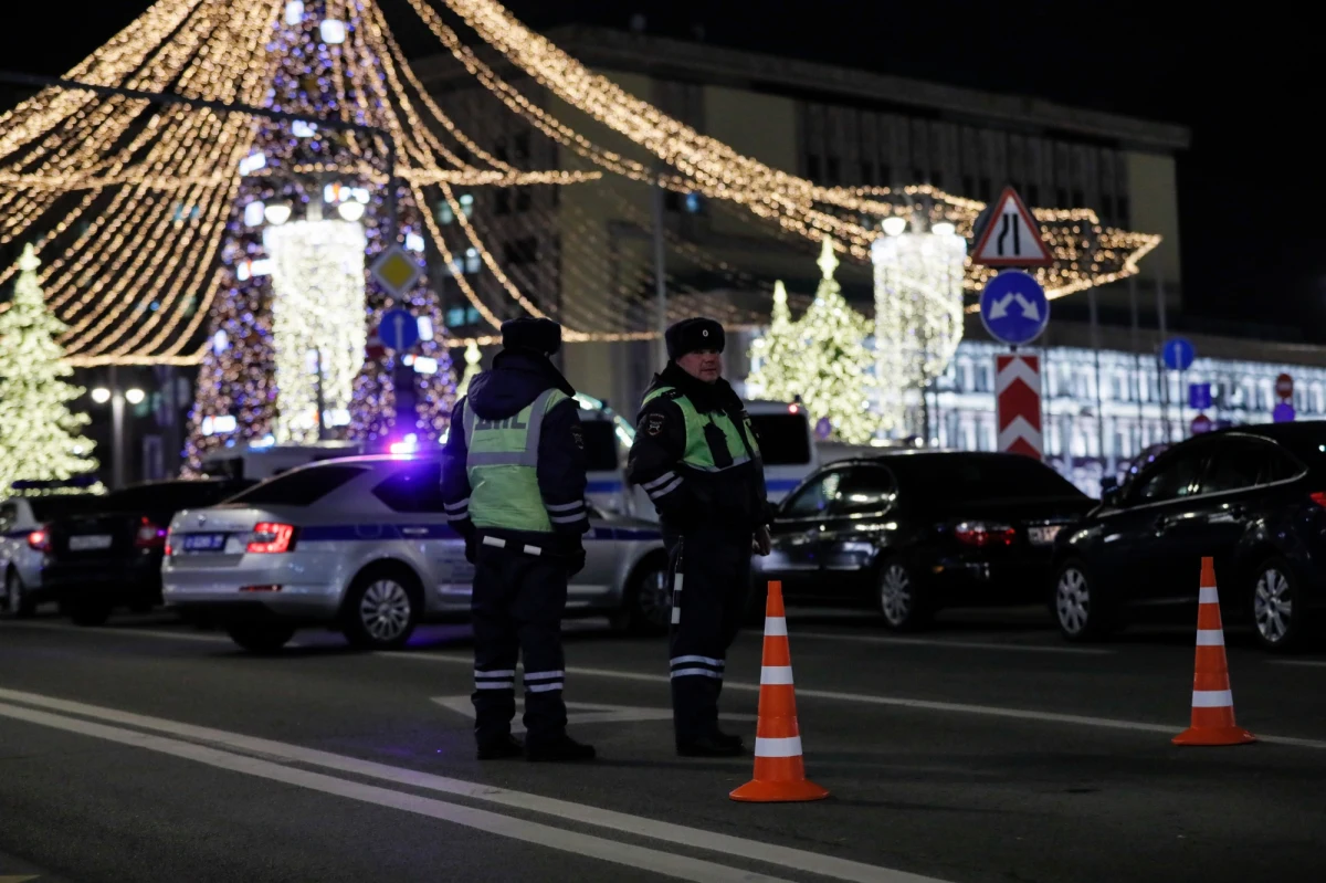 W moskiewskim szpitalu zmarł funkcjonariusz FSB, który w czwartek wieczorem został postrzelony koło gmachu Federalnej Służby Bezpieczeństwa (FSB) w Moskwie - poinformował w piątek Komitet Śledczy Federacji Rosyjskiej. To druga ofiara śmiertelna tego zamachu.