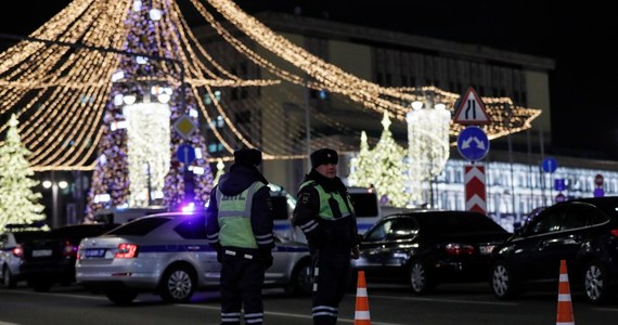 W moskiewskim szpitalu zmarł funkcjonariusz FSB, który w czwartek wieczorem został postrzelony koło gmachu Federalnej Służby Bezpieczeństwa (FSB) w Moskwie - poinformował w piątek Komitet Śledczy Federacji Rosyjskiej. To druga ofiara śmiertelna tego zamachu.