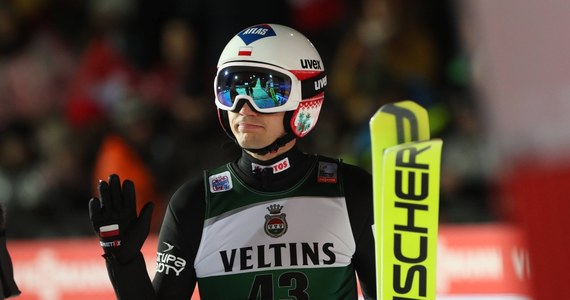 Kamil Stoch wygrał konkurs Pucharu Świata w skokach narciarskich w Engelbergu. Drugie miejsce w Szwajcarii zajął Austriak Stefan Kraft, a trzecie Niemiec Karl Geiger. Na ósmej pozycji uplasował się Piotr Żyła.