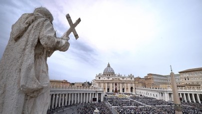 Watykan: 69-latek przebrany za papieża zaatakował policjantów