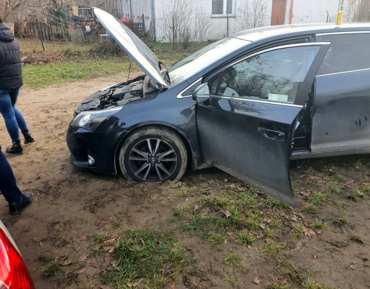 Stołeczni policjanci po pościgu i strzelaninie zatrzymali mężczyznę, poszukiwanego Europejskim Nakazem Aresztowania. Nakaz został wystawiony przez prokuraturę w Dreźnie.