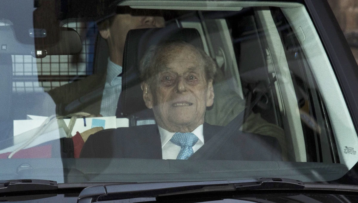 98-letni książę Filip, małżonek brytyjskiej królowej Elżbiety II, wyszedł we wtorek ze szpitala w Londynie, gdzie został przyjęty w piątek na obserwację i leczenie - poinformowały agencje.