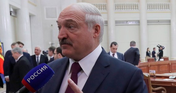 Rozmowy z Moskwą o integracji nie zagrażają suwerenności Białorusi - przekonywał Alaksandr Łukaszenka w wywiadzie dla rosyjskiego Echa Moskwy. Białoruski prezydent mówił też o protestach opozycji, których liczebność jest jego zdaniem zawyżana.