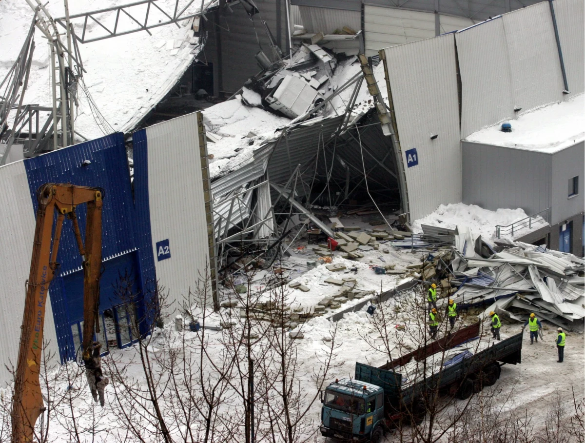Ponad 15 milionów złotych odszkodowania i zadośćuczynienia dostały rodziny ofiar katastrofy hali Międzynarodowych Targów Katowickich w Chorzowie. Pieniądze zostały wypłacone po blisko 14 latach od tragedii.
