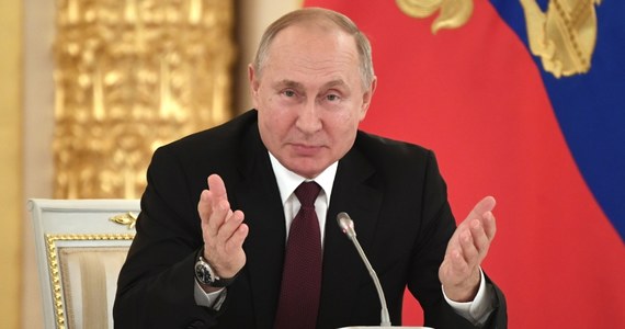 Prezydent Władimir Putin powiedział, że Rosja ma statek, który może dokończyć układanie gazociągu Nord Stream 2, dzięki czemu jego budowa zostanie zakończona, mimo sankcji USA, jedynie z kilkumiesięcznym opóźnieniem.