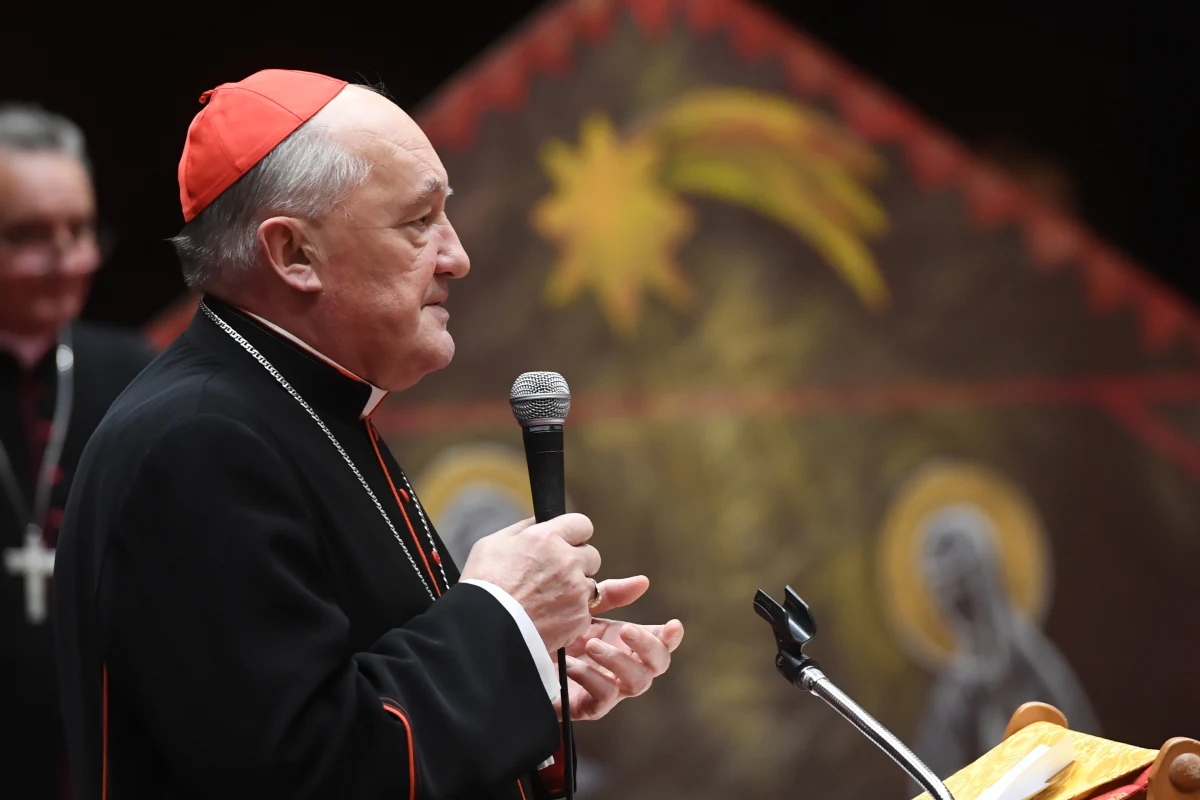 "Skoro został tam powieszony - w jakimś sensie jako wyraz większości społeczeństwa, tych ludzi, którzy są w Sejmie jako chrześcijanie, jako katolicy - to powinien, moim zdaniem, tam zostać" - tak metropolita warszawski kard. Kazimierz Nycz skomentował na antenie Polsat News pomysł niektórych polityków Lewicy dot. usunięcia krzyża z sali plenarnej Sejmu. Zdaniem hierarchy, spór w tej sprawie jest niemerytoryczny.