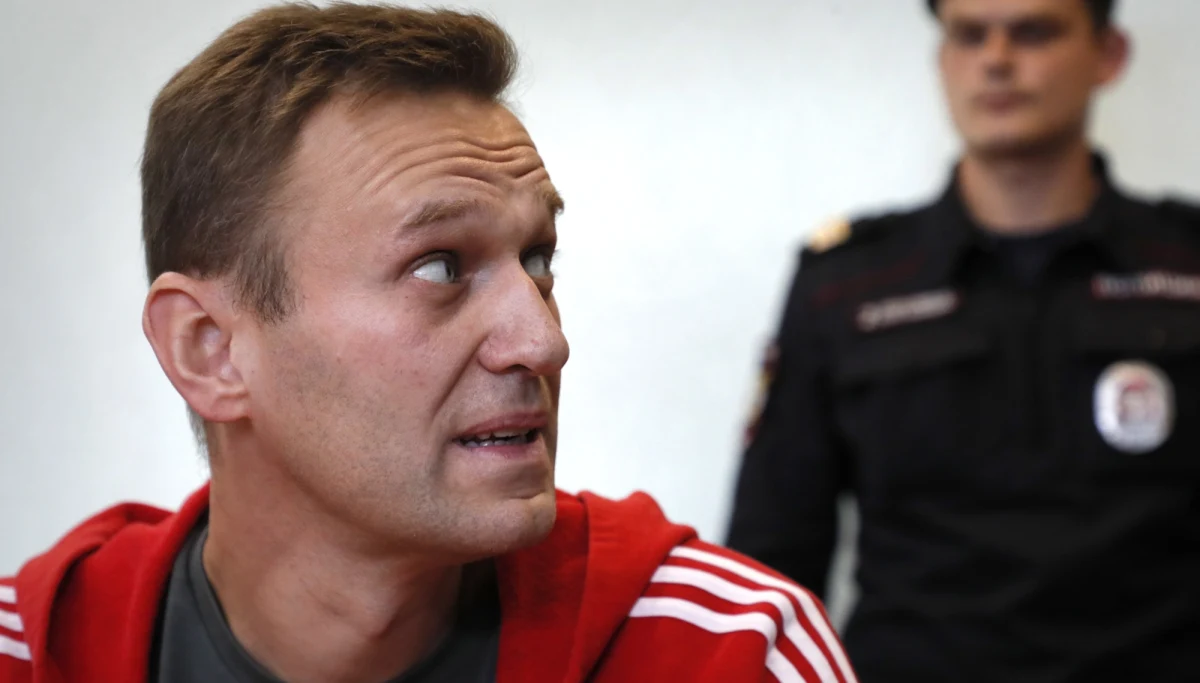 Uzbrojeni funkcjonariusze rosyjskich służb przeprowadzili w środę rewizję w Fundacji Walki z Korupcją (FBK), kierowanej przez jednego z liderów antykremlowskiej opozycji Aleksieja Nawalnego. On sam został najpierw zatrzymany, a po niedługim czasie wypuszczony.