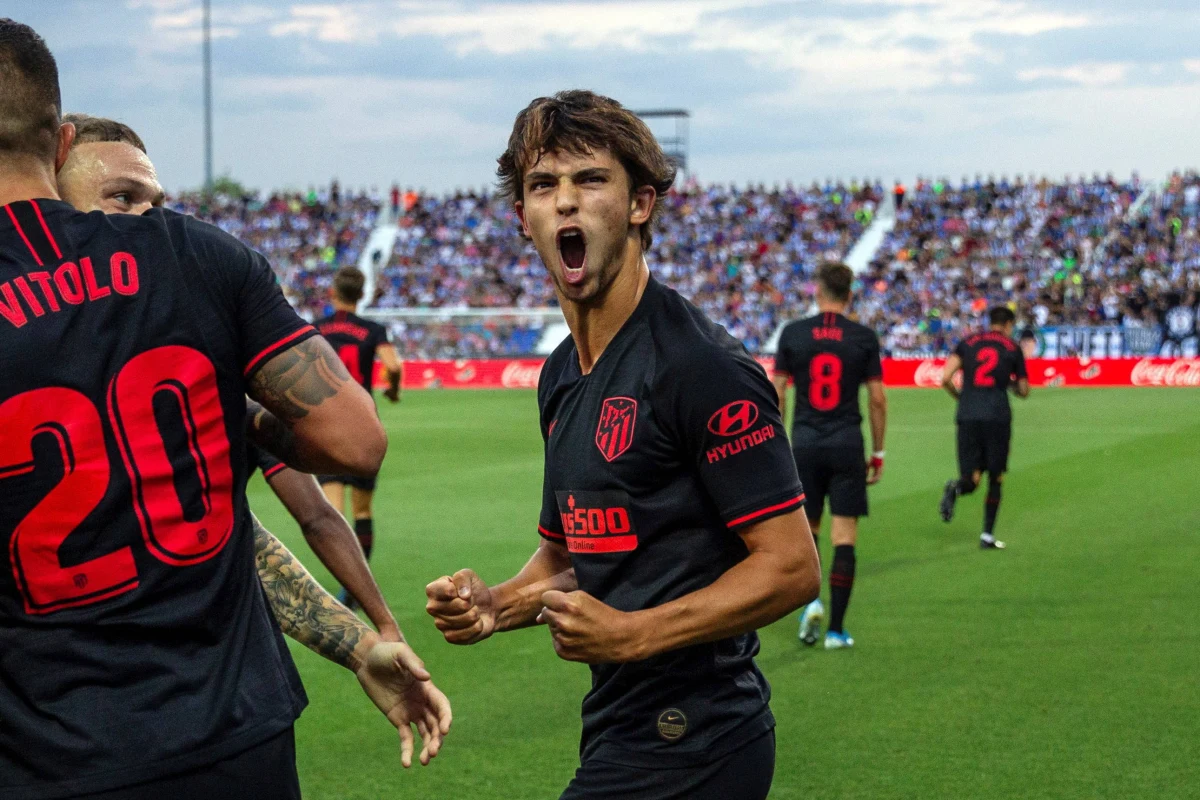 Joao Felix numerem 1 w rankingu piłkarzy, których rynkowa wartość w mijającym roku najmocniej poszła w górę. Według zestawienia branżowego portalu transfermarkt.com, które cytuje Onet, szacunkowa wartość portugalskiego gwiazdora Atletico Madryt wzrosła w 2019 aż o 88 mln euro: z 12 do 100 mln euro.