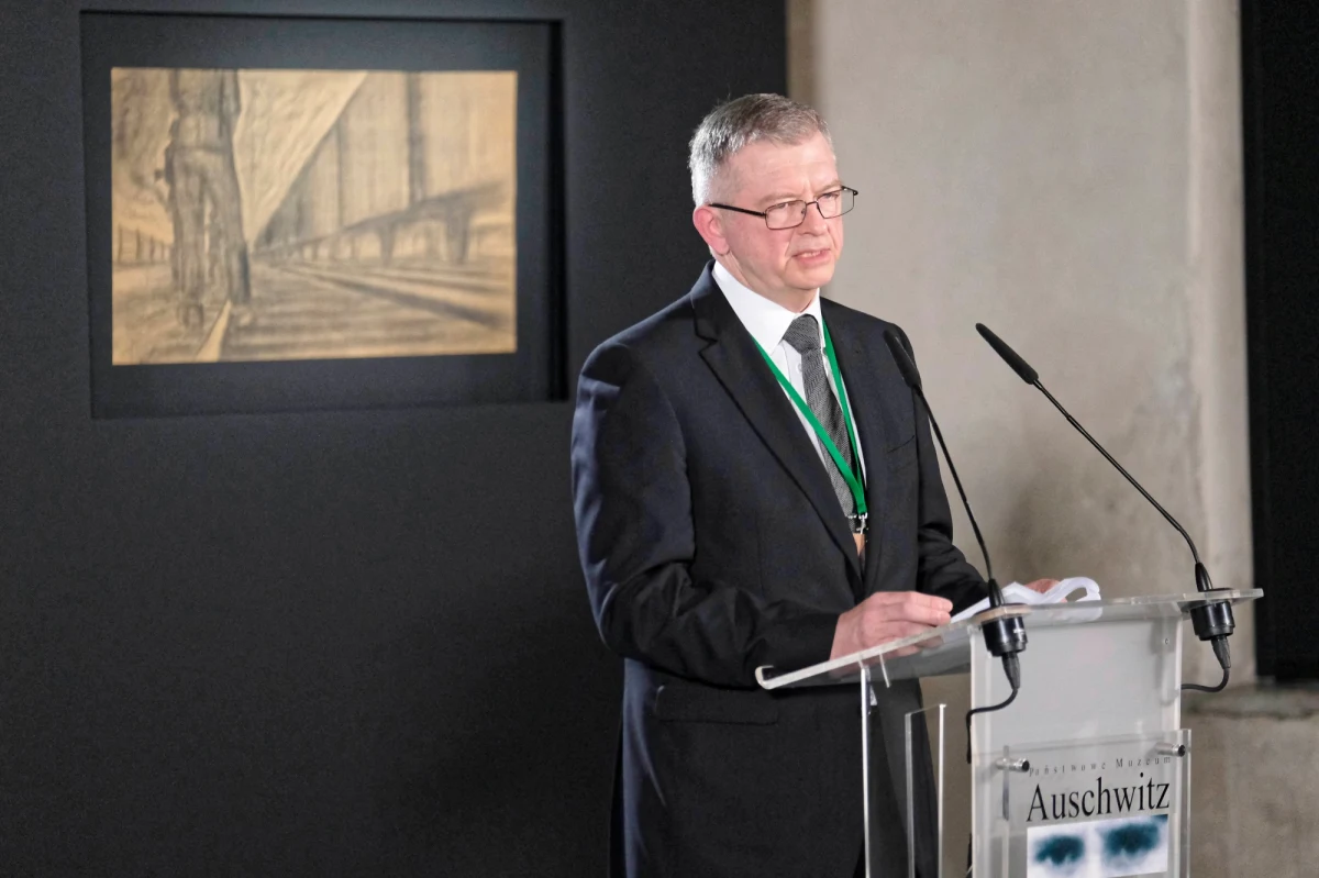 Rzeczywiście, byłem wczoraj po obiedzie zaproszony do polskiego MSZ, odbyłem spotkanie z szefem departamentu wschodniego Janem Hofmoklem - powiedział rosyjski ambasador Siergiej Andriejew w wypowiedzi dla agencji TASS. "Rozmowa była trudna, ale poprawna" - dodał.