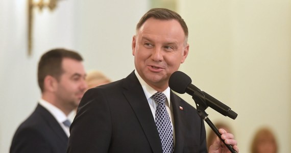 Opozycja wzywa prezydenta Andrzeja Dudę do tego, by głośno odpowiedział Władimirowi Putinowi na jego ataki wobec Polski. Rosyjski przywódca oskarżył Polskę o bratanie się z hitlerowcami, antysemityzm i o udział w wywołaniu II wojny światowej.