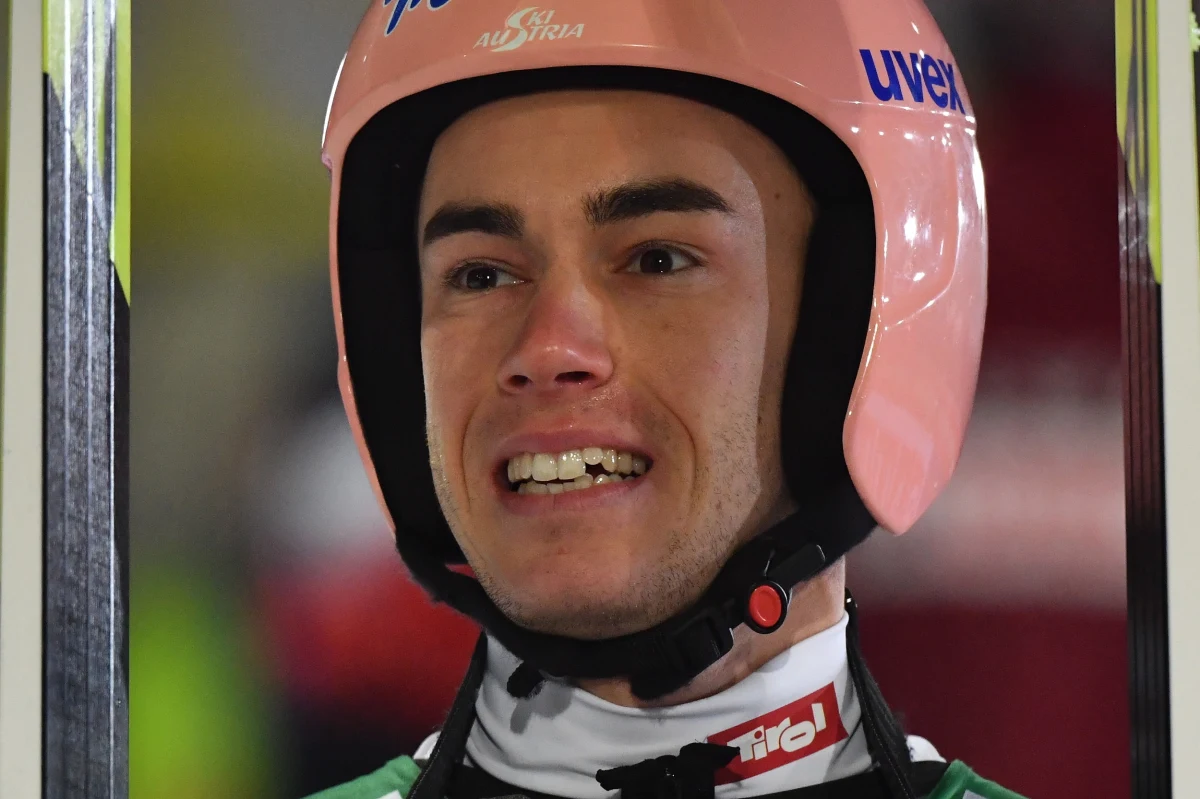 Stefan Kraft był najlepszy w kwalifikacjach do niedzielnego konkursu skoków narciarskich w Oberstdorfie. Będą to pierwsze zawody Turnieju Czterech Skoczni. Wystąpi w nich sześciu Polaków. 