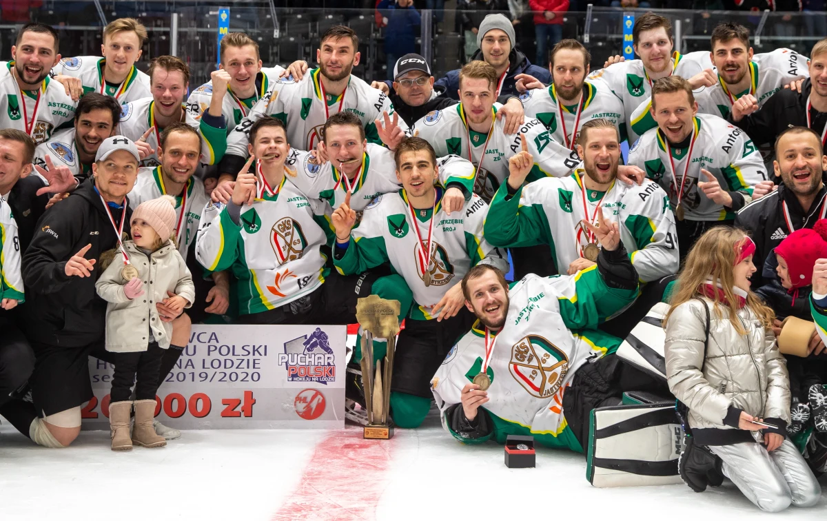 Hokeiści JKH GKS Jastrzębie po raz drugi z rzędu i trzeci w historii zdobyli Puchar Polski. W finale pokonali na tyskim lodowisku Re-Plast Unię Oświęcim 2:0 (0:0, 0:0, 2:0).