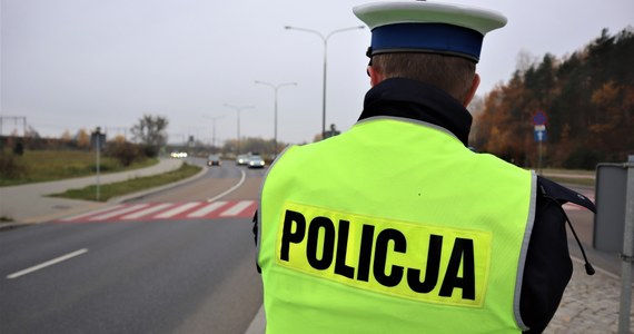 Tylko w sobotę w całej Polsce w 32 wypadkach drogowych zginęło 5 osób, a 31 zostało rannych. W ten dzień policjanci zatrzymali też aż 141 pijanych kierowców.