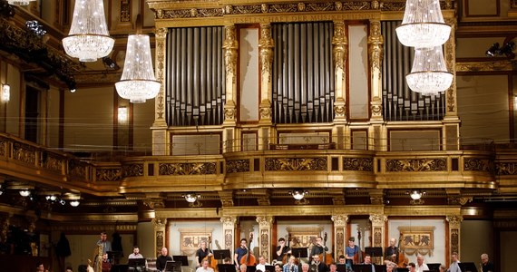 To tuż tradycja, że 1 stycznia Filharmonicy Wiedeńscy dają Koncert Noworoczny w słynnej Złotej Sali Musikverein. W tym roku poprowadzi ich ceniony łotewski dyrygent Andris Nelsons.