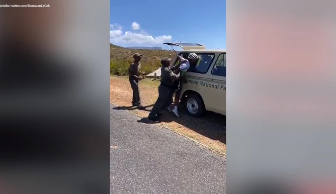 Kolarz zaatakowany przez strażników parku narodowego w RPA. Wideo