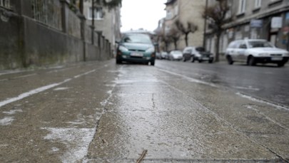 Marznący deszcz i gołoledź w 11 województwach. IMGW ostrzega