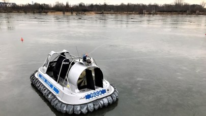 Strażacy odnaleźli ciało wędkarza na jeziorze Gielądzkim