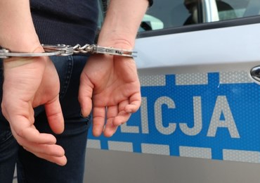 Bytom: Zarzut usiłowania zabójstwa dla 19-latka, który zaatakował policjantów