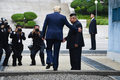 Trump jako pierwszy prezydent USA przekracza koreańską granicę