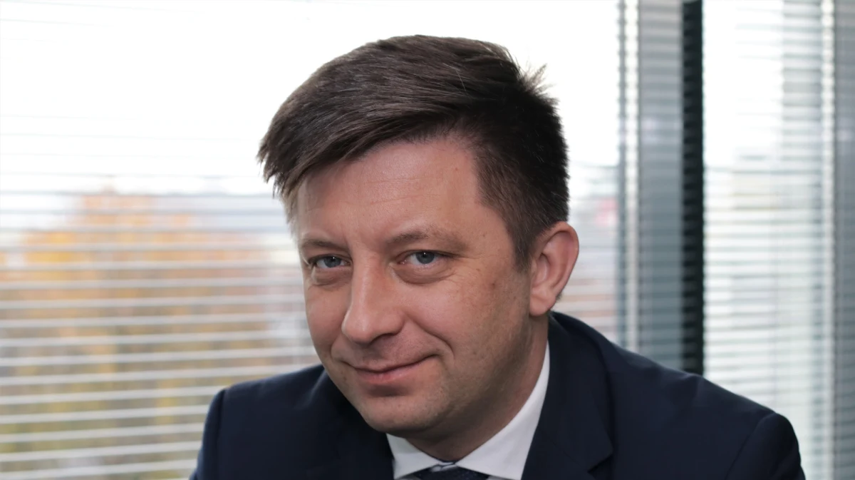 "Wszystko wskazuje na to, że Polska wygrała potyczkę wywołaną przez prezydenta Rosji i prawdziwa narracja, mówiąca o genezie wybuchu II wojny światowej, przebija się powszechnie, a kłamliwe oskarżenia Władimira Putina są powszechnie krytykowane" - stwierdził szef KPRM Michał Dworczyk.