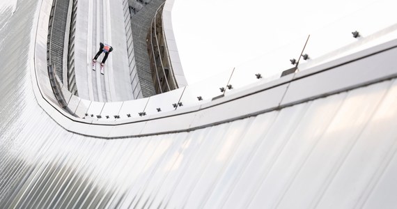 Dawid Kubacki zajął dziesiąte, a Kamil Stoch jedenaste miejsce w kwalifikacjach do konkursu Turnieju Czterech Skoczni w Garmisch-Partenkirchen, drugiej odsłony imprezy. Wygrał Niemiec Karl Geiger. W środowych zawodach wystąpi pięciu Polaków. Odpadł Jakub Wolny.