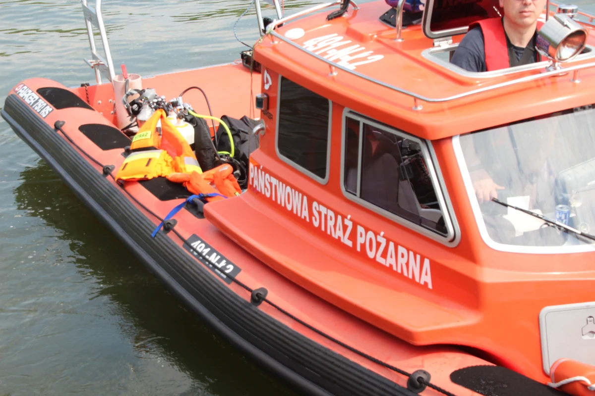 Zakończyły się poszukiwania płetwonurka, który zaginął we wtorek na Jeziorze Niedackim – poinformował oficer dyżurny Komendy Wojewódzkiej Państwowej Straży Pożarnej w Gdańsku st. asp. Marcin Karnowski. Mimo podjętej akcji ratowniczej mężczyzna zmarł.