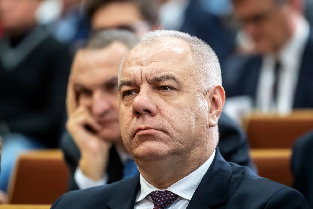 Jak przyznaje w rozmowie z RMF FM Jacek Sasin, Prawo i Sprawiedliwość nie będzie już podejmować kolejnych prób odwołania prezesa NIK-u Mariana Banasia za pomocą zmian ustawowych. „Możliwości prawnej odwołania Mariana Banasia z funkcji dzisiaj - poza  jego wolą - nie ma” – mówi wicepremier.