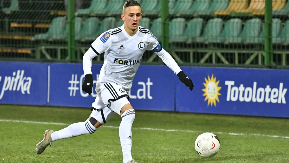 Michał Karbownik znalazł się na liście 50 piłkarzy, którzy zostali uznani przez stronę UEFA.com za potencjalne gwiazdy piłki nożnej. Polak znalazł się obok takich zawodników jak Mason Greenwood, czy Ansu Fati.