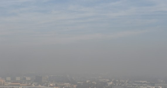 Kraków, Kielce, Katowice czy Wrocław - w piątek to miejsca z najgorszym powietrzem. Oddycha się naprawdę fatalnie. Główny Inspektorat Ochrony Środowiska informuje o ryzyku wystąpienia w Krakowie przekroczenia poziomu 150 µg/m3 pyłu zawieszonego PM10. 