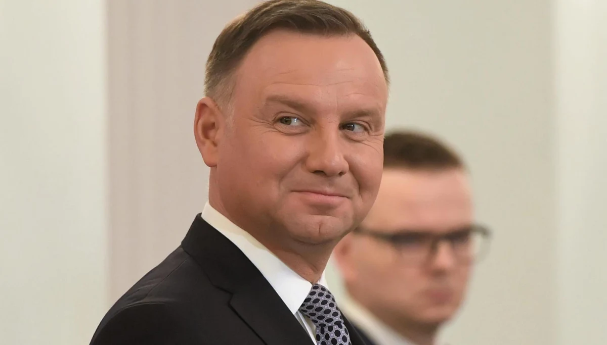 ​Andrzej Duda ma mieć zagwarantowane wystąpienie podczas uroczystości i najlepiej, żeby wystąpił od razu przed Władimirem Putinem albo po nim - takie oczekiwania Kancelaria Prezydenta wysuwa wobec organizatorów Światowego Forum Holocaustu, które 22 i 23 stycznie odbędzie się w instytucie Yad Vashem w Jerozolimie. Prezydent Andrzej Duda nie ogłosił jeszcze, czy pojedzie na uroczystości.