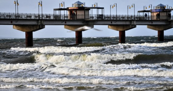 Instytut Meteorologii i Gospodarki Wodnej wydał w piątek ostrzeżenie dla województwa pomorskiego o możliwym sztormie na Bałtyku. Prędkość wiatru może osiągnąć nawet 8 stopni w skali Beauforta.
