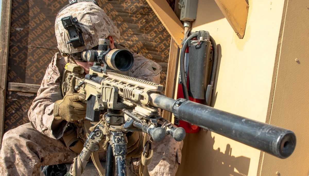 Międzynarodowa koalicja walcząca z Państwem Islamskim ograniczył, ze względów bezpieczeństwa, operacje wojskowe w Iraku po zlikwidowaniu przez lotnictwo amerykańskie Kasema Sulejmaniego, szefa elitarnego oddziału irańskiego Al-Kuds - pisze agencja AFP. 