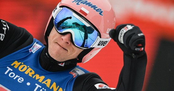 Dawid Kubacki zajął drugie miejsce w dzisiejszym konkursie Turnieju Czterech Skoczni w Innsbrucku, równocześnie obejmując prowadzenie w klasyfikacji generalnej. Dzisiejszą rywalizację wygrał Norweg Marius Lindvik.