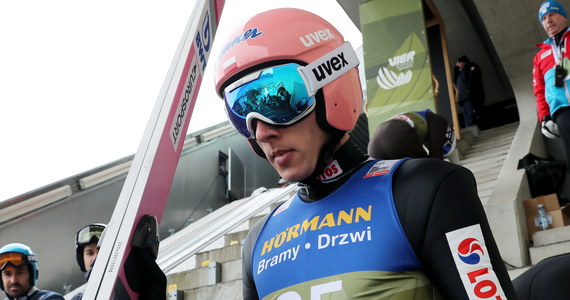 Dawid Kubacki zajął w Innsbrucku drugie miejsce w trzecim konkursie narciarskiego Turnieju Czterech Skoczni i objął prowadzenie w klasyfikacji generalnej zawodów. "Dawid wie, czego chce i jest w formie" - powiedział Adam Małysz.