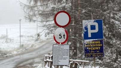Trudne warunki drogowe na Podhalu. W Tatrach intensywny śnieg 