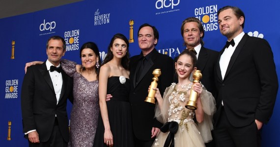 "1917" Sama Mendesa wyróżniony Złotym Globem dla najlepszego dramatu. "Pewnego razu w Hollywood" uhonorowany w kategorii najlepsza komedia lub musical. Film Quentina Tarantino zdobył jeszcze dwie inne statuetki, w tym za scenariusz napisany przez samego Tarantino. 